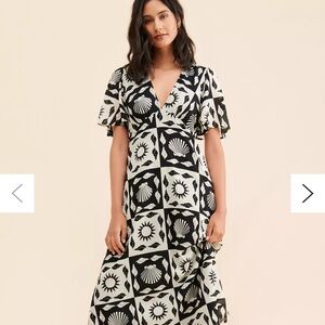 Black & White Printed V-Neck Maxi Dress